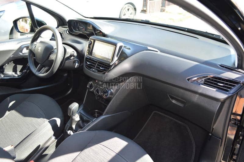 Peugeot 208 1.2 PureTech Nav