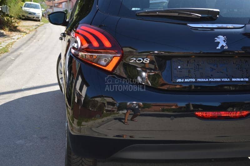Peugeot 208 1.2 PureTech Nav
