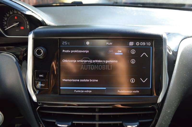 Peugeot 208 1.2 PureTech Nav