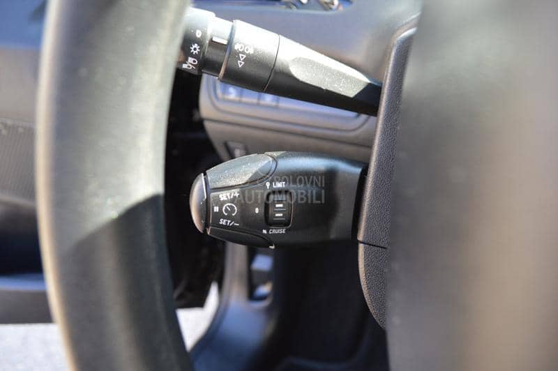 Peugeot 208 1.2 PureTech Nav