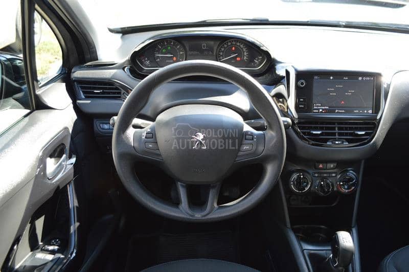 Peugeot 208 1.2 PureTech Nav