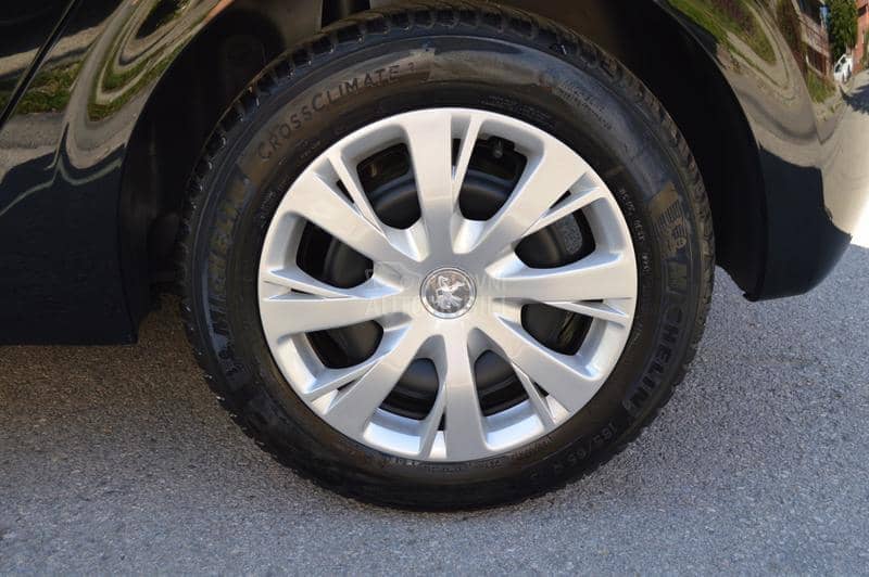 Peugeot 208 1.2 PureTech Nav