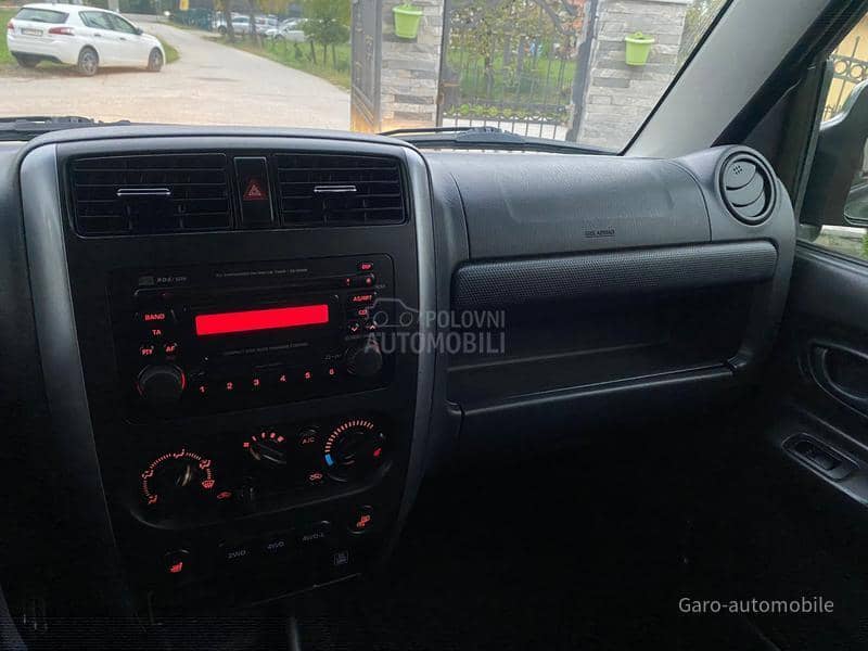 Suzuki Jimny 1.3 4x4 SVAJCARSKA