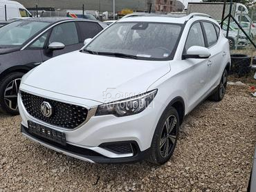 MG ZS EV Luxury 44Kv/Pano
