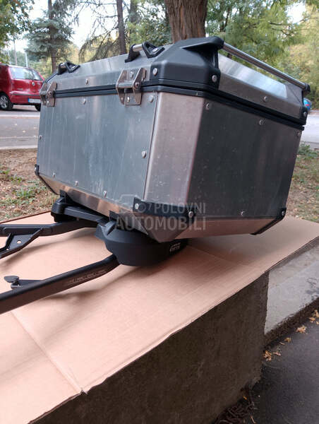 Honda Xadv Givi nosač i kofer