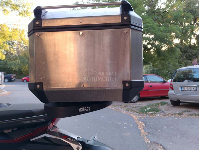Honda Xadv Givi nosač i kofer