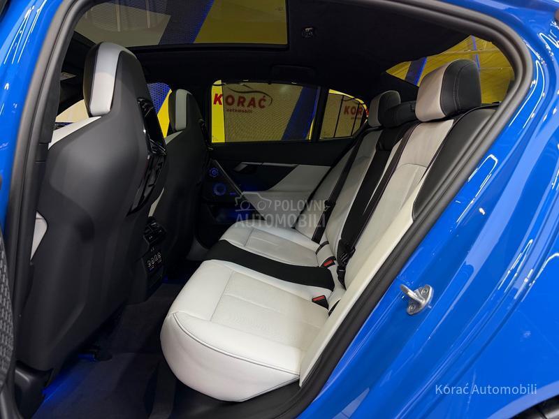 BMW M5 PERFORMANCE/AKRAP