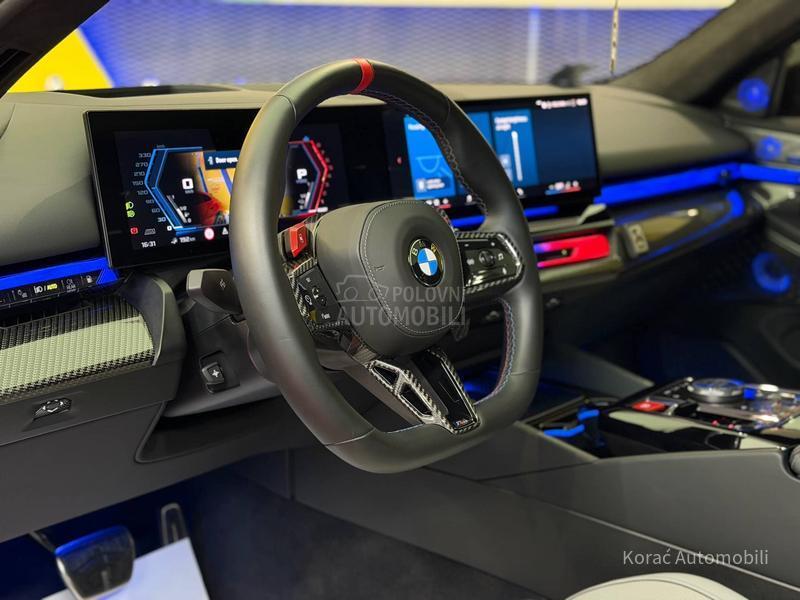 BMW M5 PERFORMANCE/AKRAP