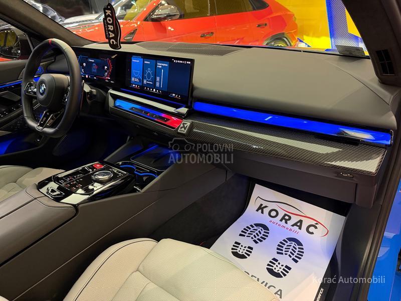 BMW M5 PERFORMANCE/AKRAP