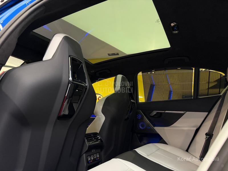 BMW M5 PERFORMANCE/AKRAP