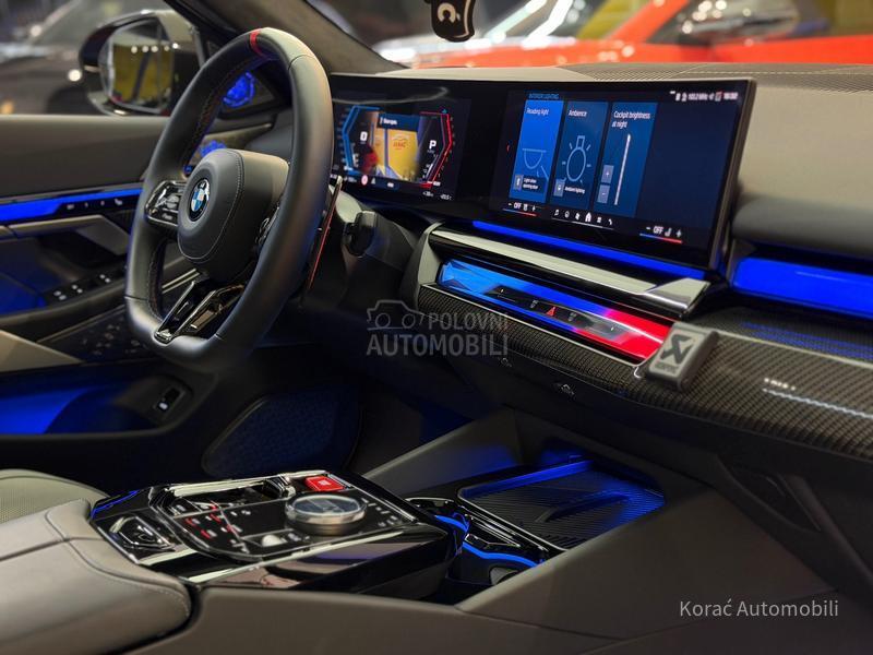 BMW M5 PERFORMANCE/AKRAP