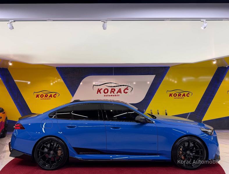 BMW M5 PERFORMANCE/AKRAP