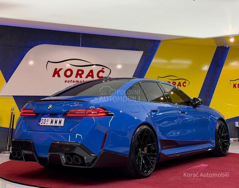 BMW M5 PERFORMANCE/AKRAP
