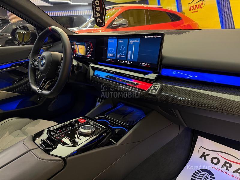 BMW M5 PERFORMANCE/AKRAP