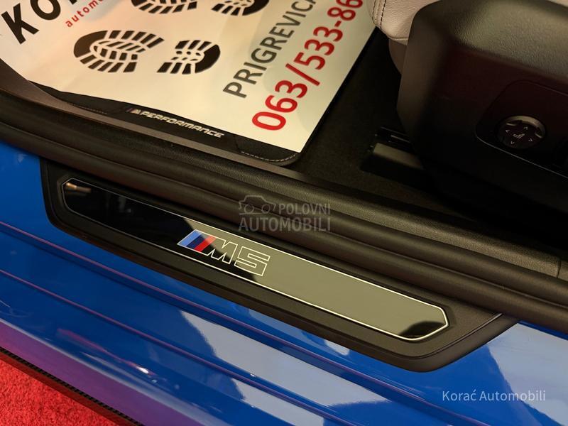 BMW M5 PERFORMANCE/AKRAP