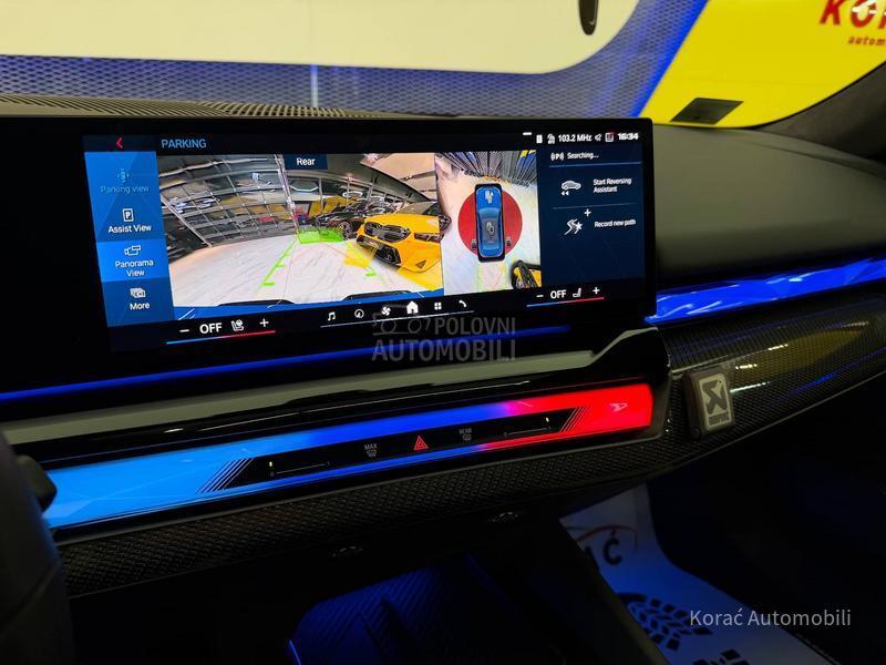 BMW M5 PERFORMANCE/AKRAP