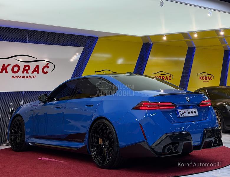 BMW M5 PERFORMANCE/AKRAP