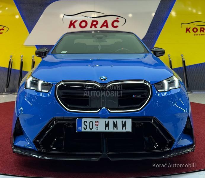 BMW M5 PERFORMANCE/AKRAP