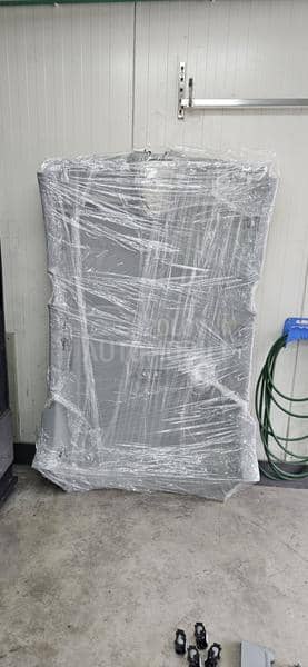 sedista,stubovi i nebo