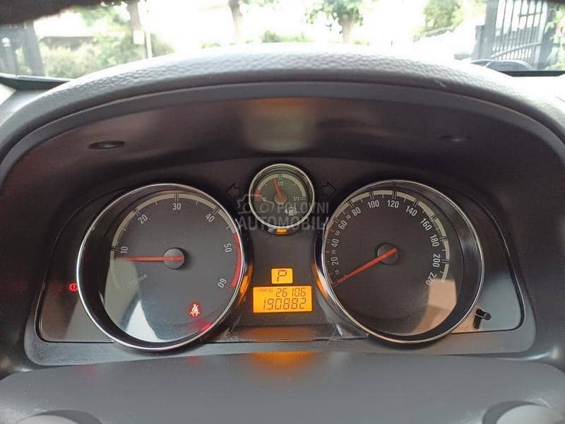 Opel Antara 2.0 / 4X4 / CH