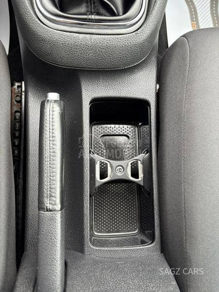 Volkswagen Golf 6 1.6 TDI BLUEMOTION