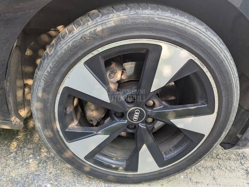Audi A4 2.0 TDI S-line