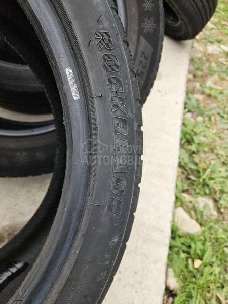 ROCKBLADE 275/35 R19 Zimska