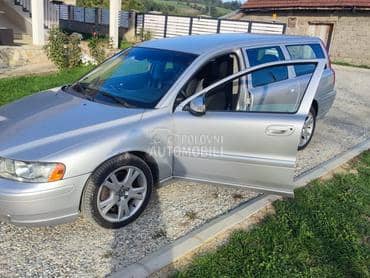 Volvo V70 D5