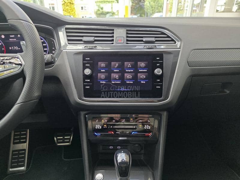 Volkswagen Tiguan R 4Motion Akrapovic