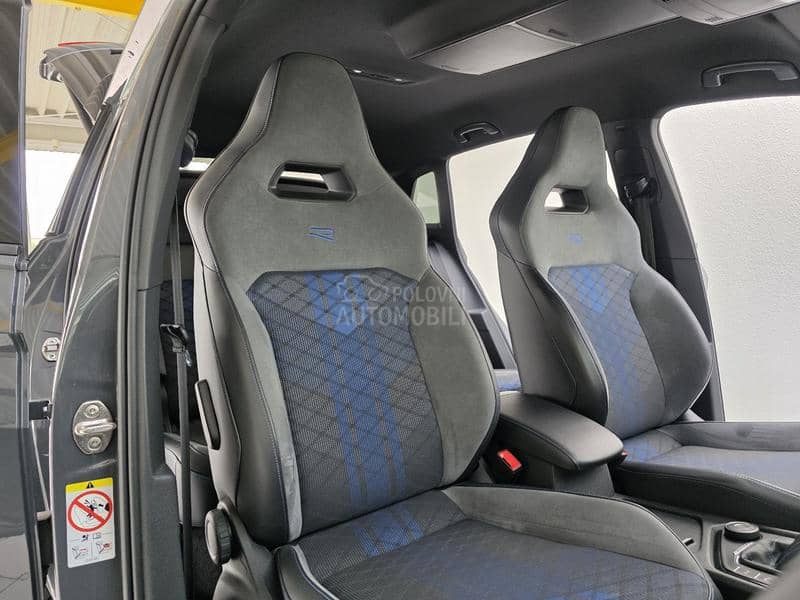 Volkswagen Tiguan R 4Motion Akrapovic