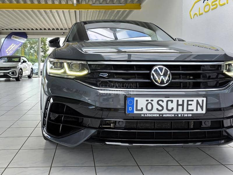 Volkswagen Tiguan R 4Motion Akrapovic