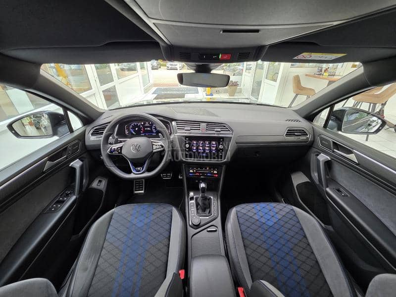 Volkswagen Tiguan R 4Motion Akrapovic