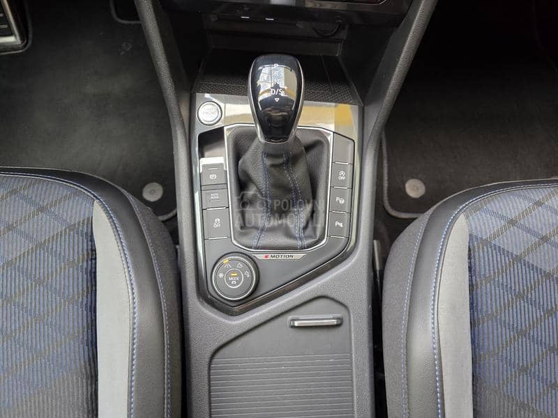 Volkswagen Tiguan R 4Motion Akrapovic
