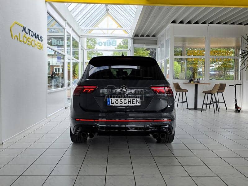 Volkswagen Tiguan R 4Motion Akrapovic