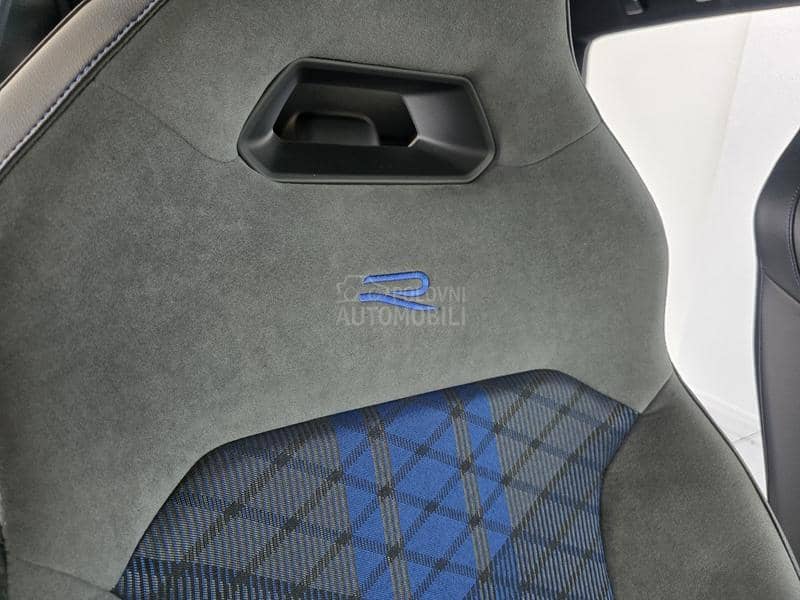 Volkswagen Tiguan R 4Motion Akrapovic