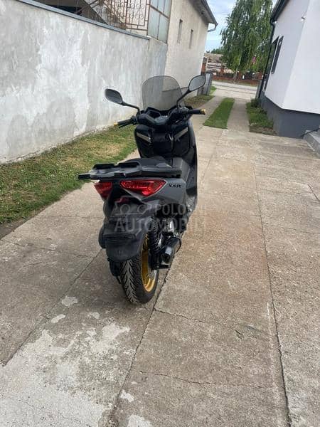 Yamaha x max