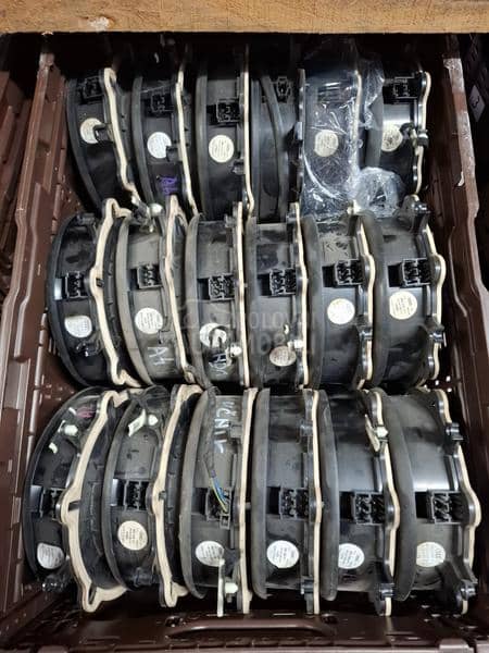 A4 B6 B7 8E0 ZVUČNIK