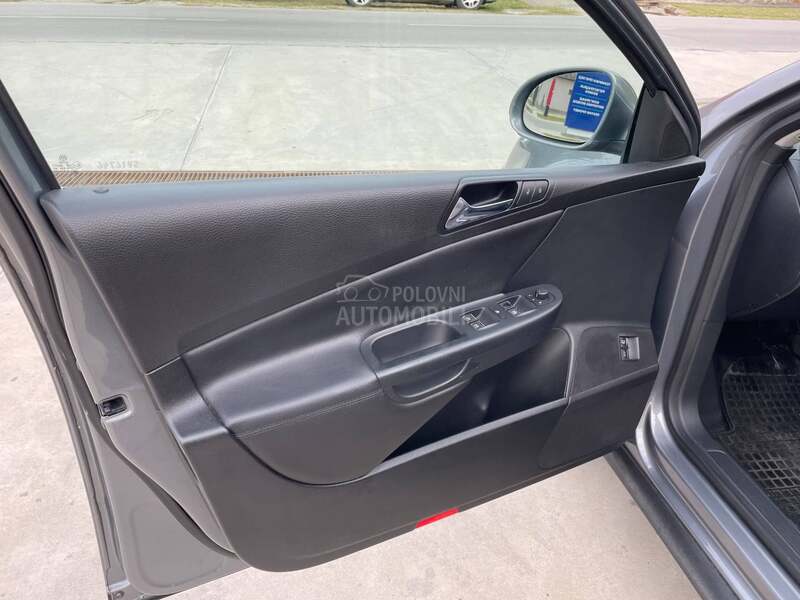 Volkswagen Passat B6 2.0  TDI   HIGHLINE