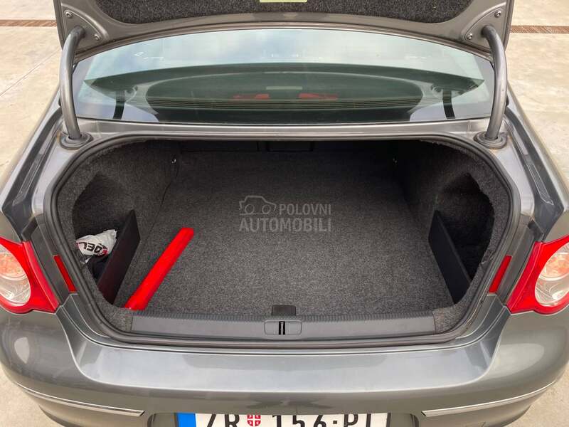 Volkswagen Passat B6 2.0  TDI   HIGHLINE