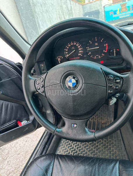 BMW 525 