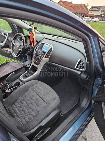 Opel Astra J 1.7 cdti