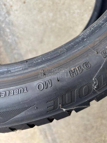 Bridgestone 225/45 R18 Zimska