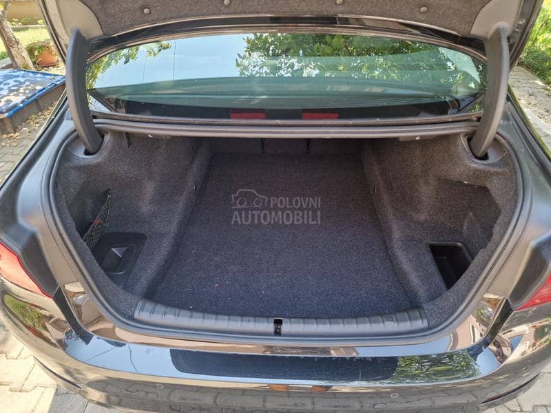 BMW Serija 5 G30 2018. god. -  kompletan auto u delovima