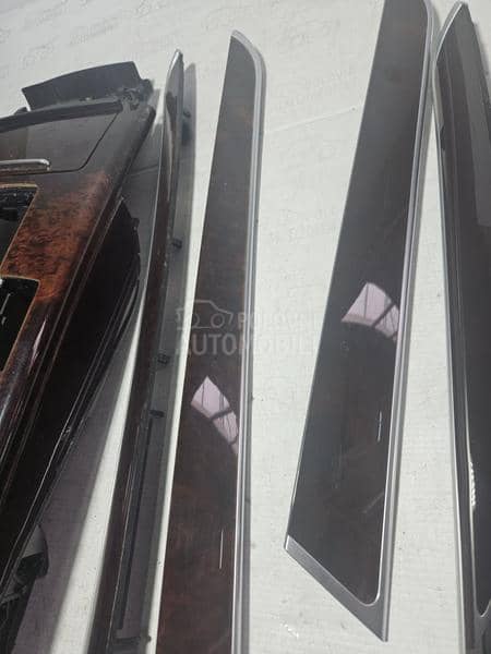 A6 C6 4F MAHAGONI LAJSNE