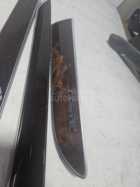 A6 C6 4F MAHAGONI LAJSNE