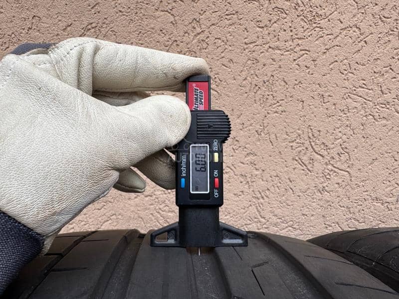 Continental 255/45 R19 Letnja