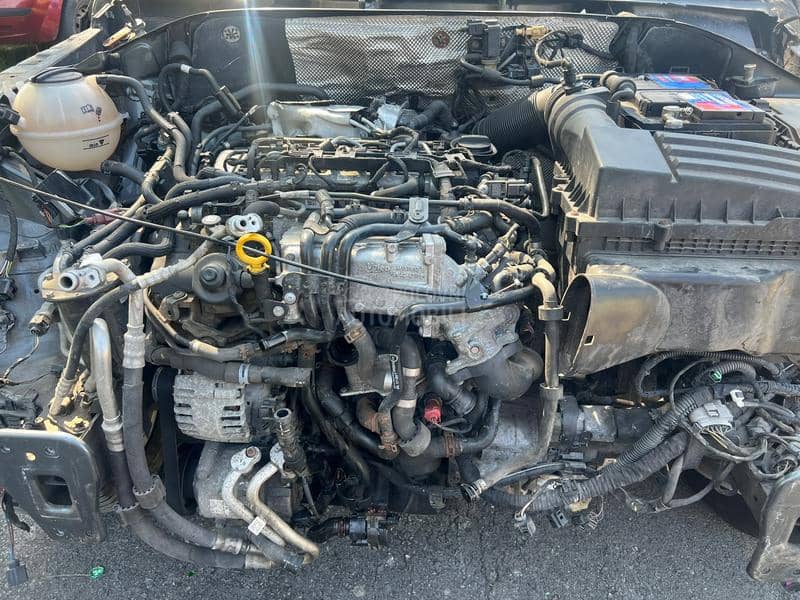 Audi Q3 -  kompletan auto u delovima