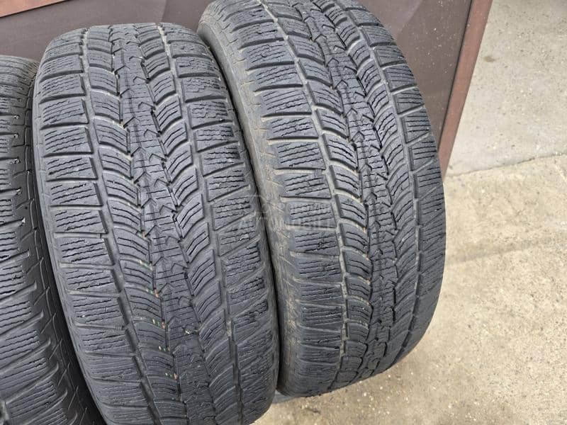 Sava 235/60 R18 Zimska