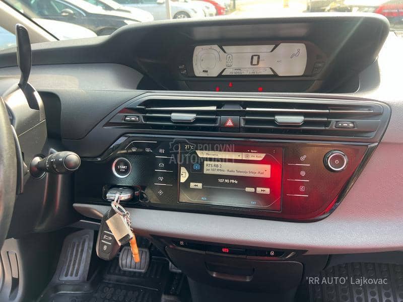 Citroen C4 Picasso 1.6 HDI   N A V I