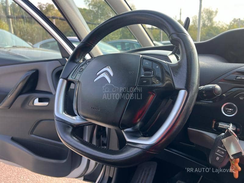 Citroen C4 Picasso 1.6 HDI   N A V I